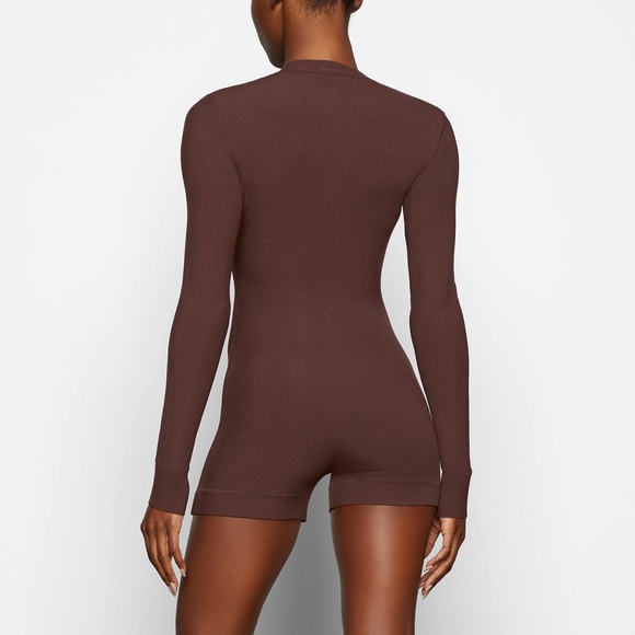 SKIMS Soft Lounge Button Up Henley Onesie - Picture 3 of 13